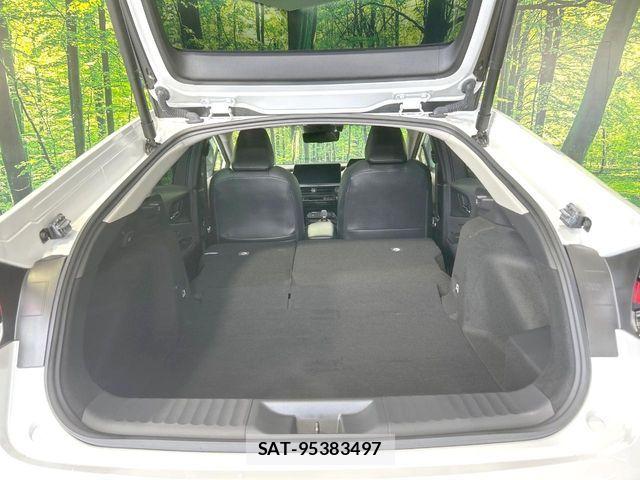 Toyota PRIUS 2023-10 8831090-9