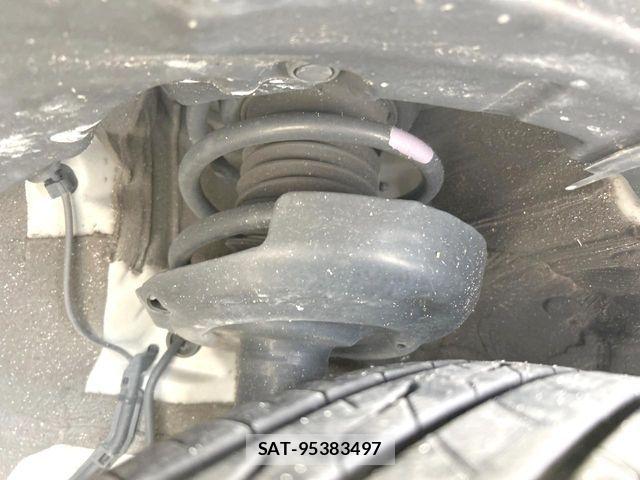 Toyota PRIUS 2023-10 8831090-19