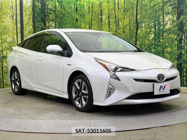 Toyota PRIUS 2017-04 8831122-15