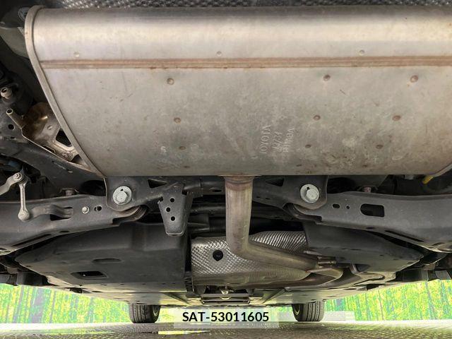 Toyota PRIUS 2017-04 8831122-18