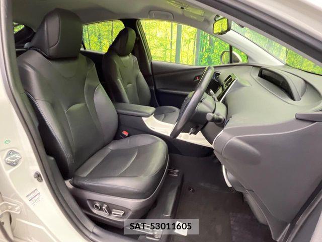 Toyota PRIUS 2017-04 8831122-8