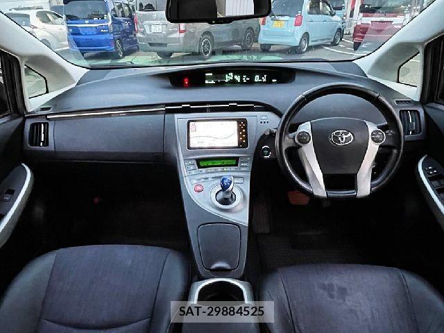 Toyota PRIUS 2012-03 8831170-1
