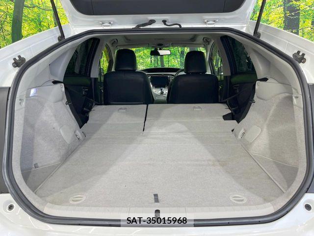 Toyota PRIUS 2015-10 8831141-10