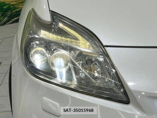 Toyota PRIUS 2015-10 8831141-11
