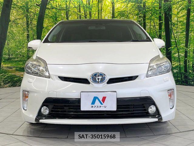 Toyota PRIUS 2015-10 8831141-13