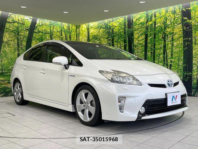 Toyota PRIUS 2015-10 8831141-15