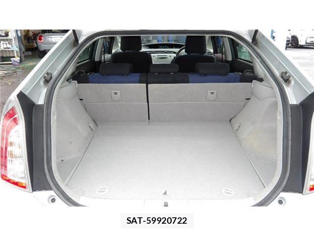 Toyota PRIUS 2012-03 8831158-12
