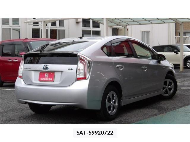 Toyota PRIUS 2012-03 8831158-3
