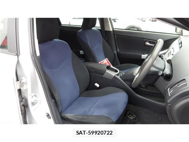 Toyota PRIUS 2012-03 8831158-7