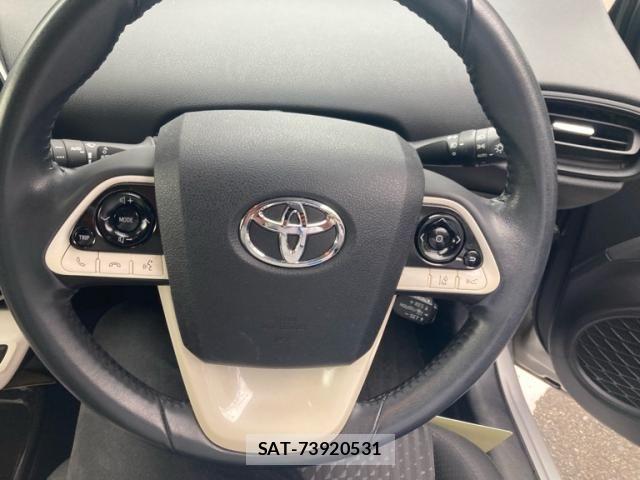 Toyota PRIUS 2018-02 8831152-10