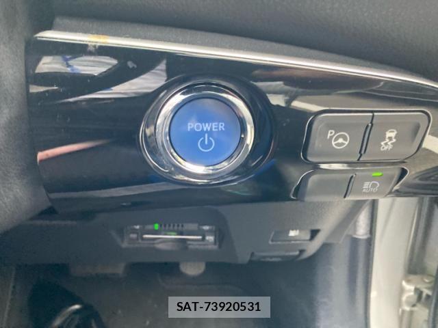 Toyota PRIUS 2018-02 8831152-13