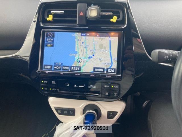 Toyota PRIUS 2018-02 8831152-14