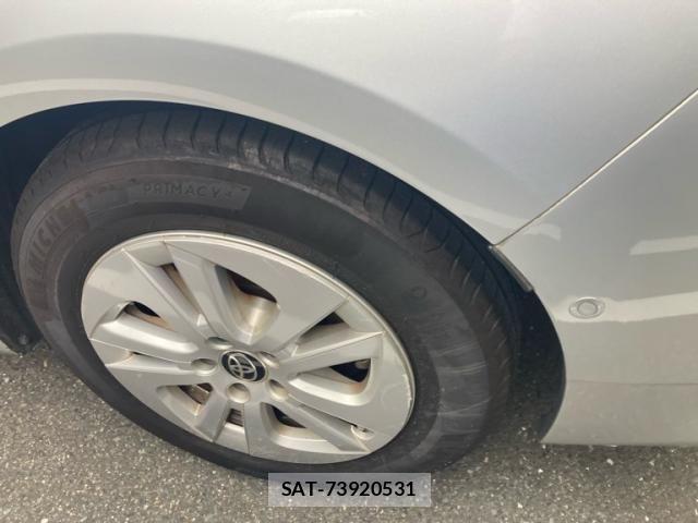 Toyota PRIUS 2018-02 8831152-22