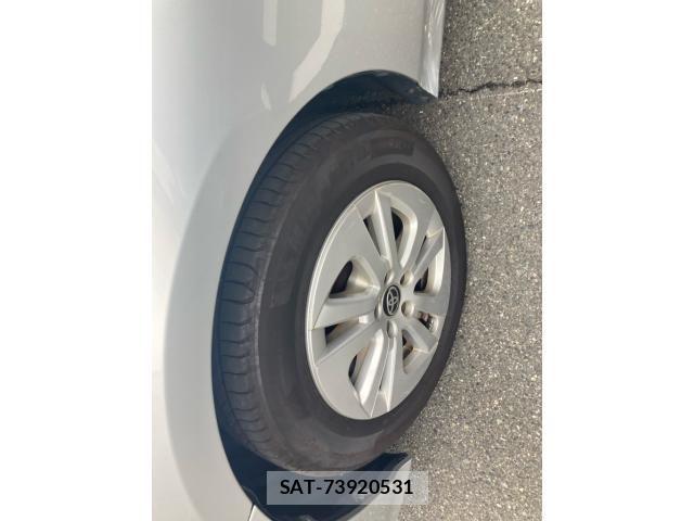 Toyota PRIUS 2018-02 8831152-23
