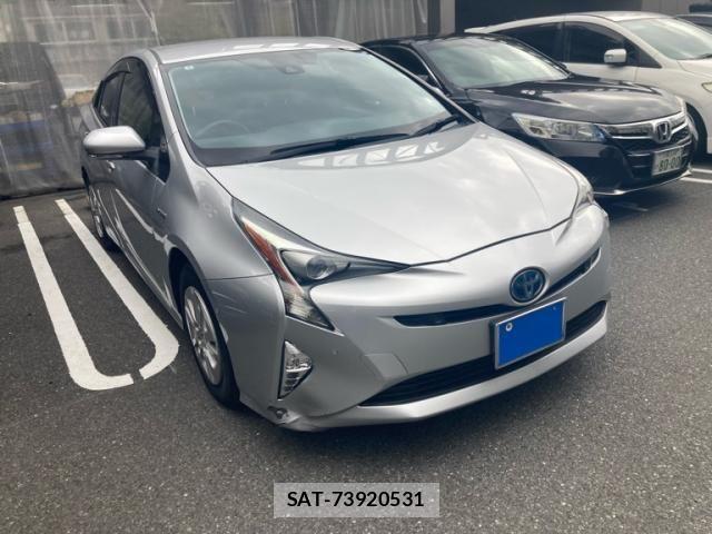 Toyota PRIUS 2018-02 8831152-2