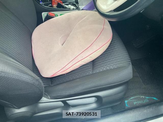 Toyota PRIUS 2018-02 8831152-8