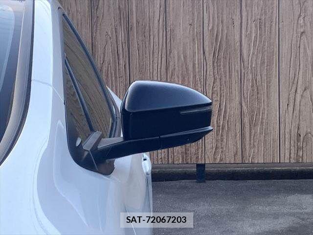 Toyota PRIUS 2023-07 8831101-26