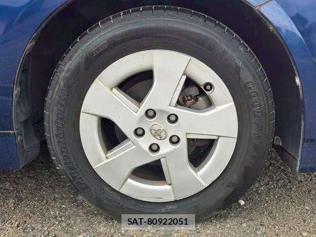 Toyota PRIUS 2011-10 8831169-18