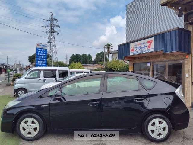 Toyota PRIUS 2009-12 8831165-10