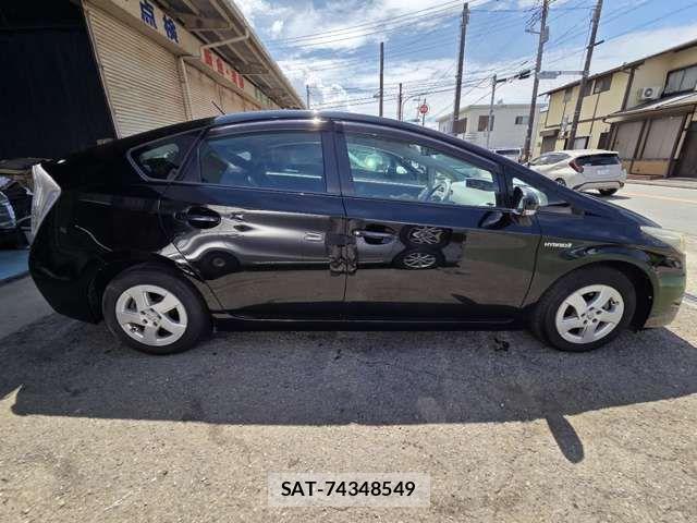 Toyota PRIUS 2009-12 8831165-11
