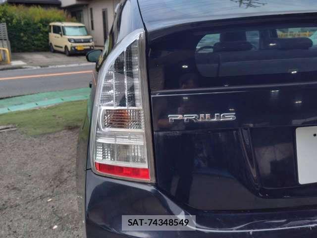Toyota PRIUS 2009-12 8831165-14