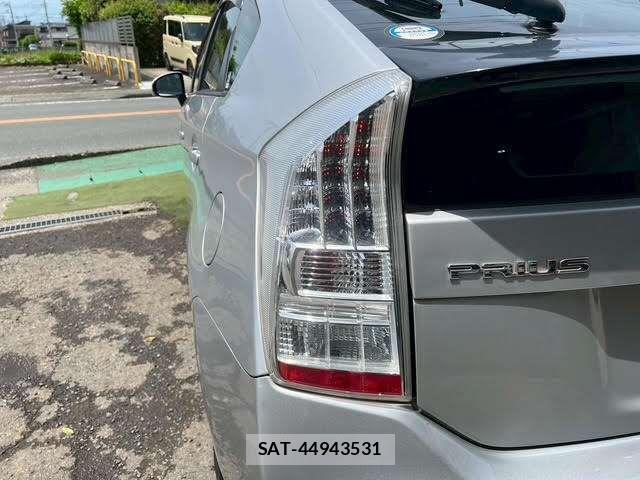 Toyota PRIUS 2010-03 8831177-13