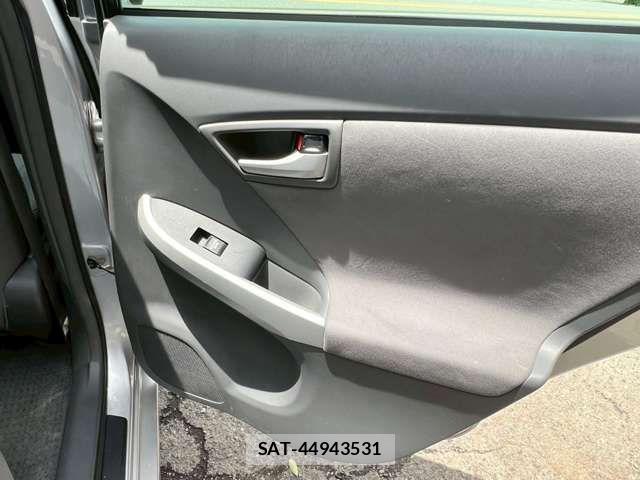 Toyota PRIUS 2010-03 8831177-18