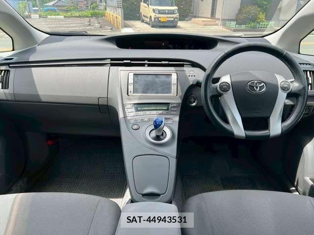 Toyota PRIUS 2010-03 8831177-19