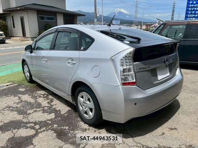 Toyota PRIUS 2010-03 8831177-6