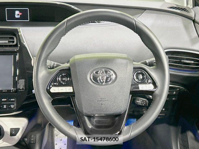Toyota PRIUS 2016-06 8831128-10