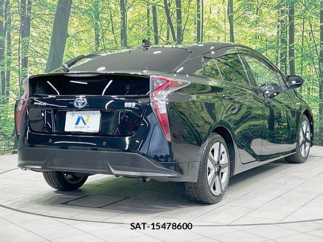Toyota PRIUS 2016-06 8831128-16