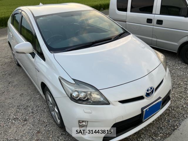 Toyota PRIUS 2013-04 8831183-0