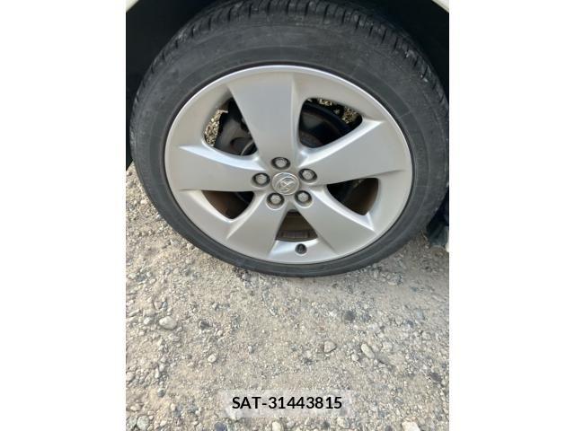 Toyota PRIUS 2013-04 8831183-2