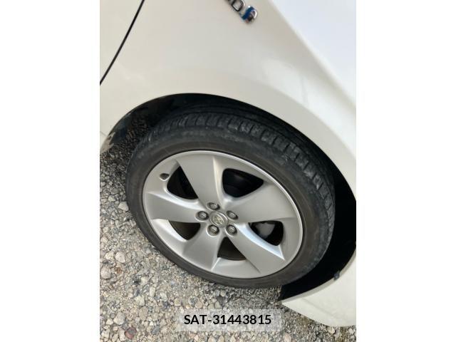 Toyota PRIUS 2013-04 8831183-3