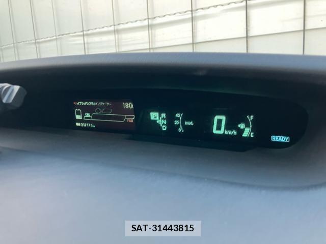 Toyota PRIUS 2013-04 8831183-8