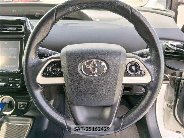 Toyota PRIUS 2016-01 8831146-9