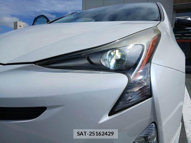 Toyota PRIUS 2016-01 8831146-10