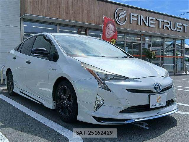 Toyota PRIUS 2016-01 8831146-14