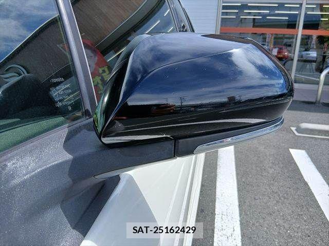 Toyota PRIUS 2016-01 8831146-24