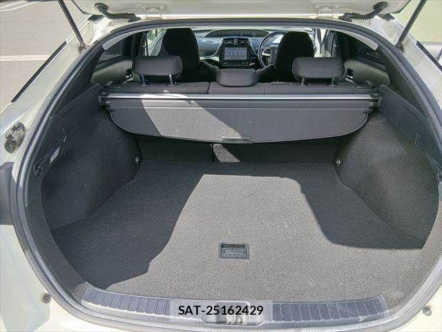 Toyota PRIUS 2016-01 8831146-8