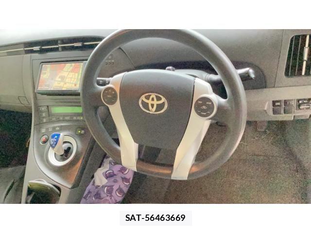 Toyota PRIUS 2010-05 8831188-11