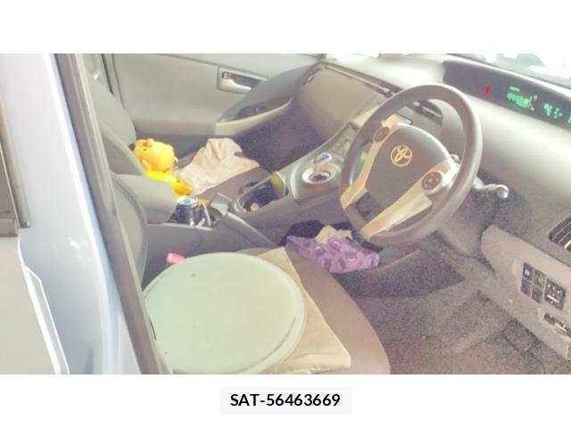 Toyota PRIUS 2010-05 8831188-14
