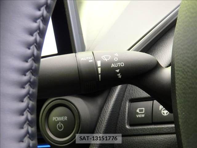 Toyota PRIUS 2025-09 8831091-15
