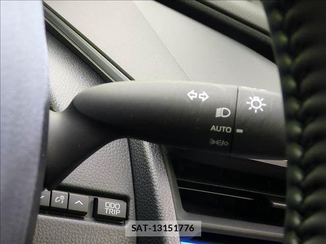Toyota PRIUS 2025-09 8831091-16