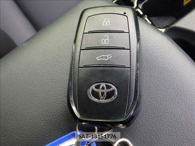 Toyota PRIUS 2025-09 8831091-18