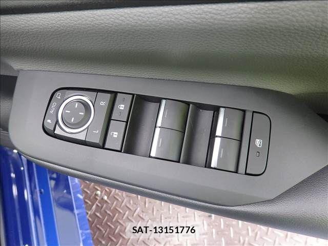 Toyota PRIUS 2025-09 8831091-21