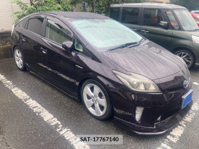 Toyota PRIUS 2012-05 8831179-1