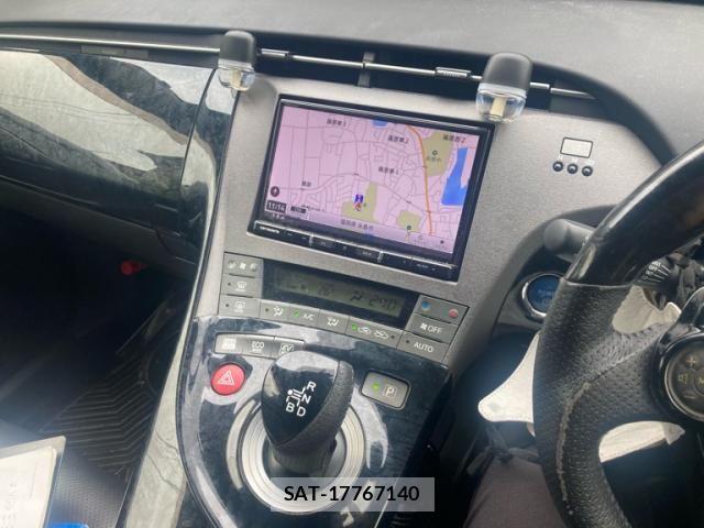 Toyota PRIUS 2012-05 8831179-22