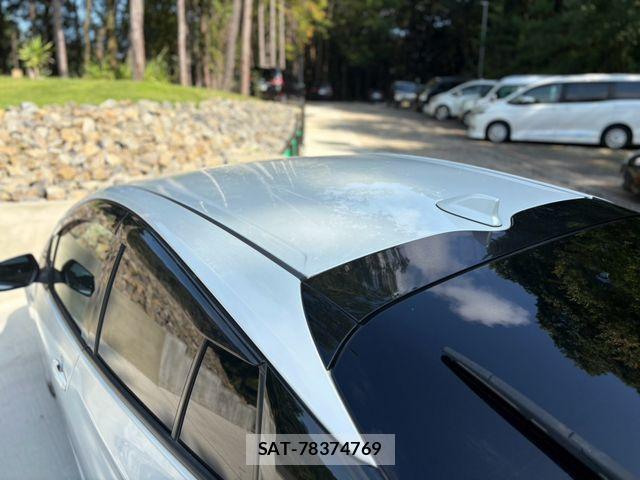 Toyota PRIUS 2018-10 8831126-9