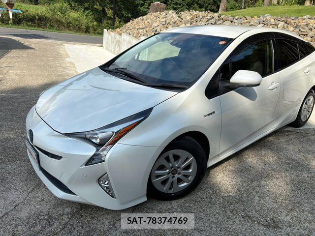Toyota PRIUS 2018-10 8831126-10